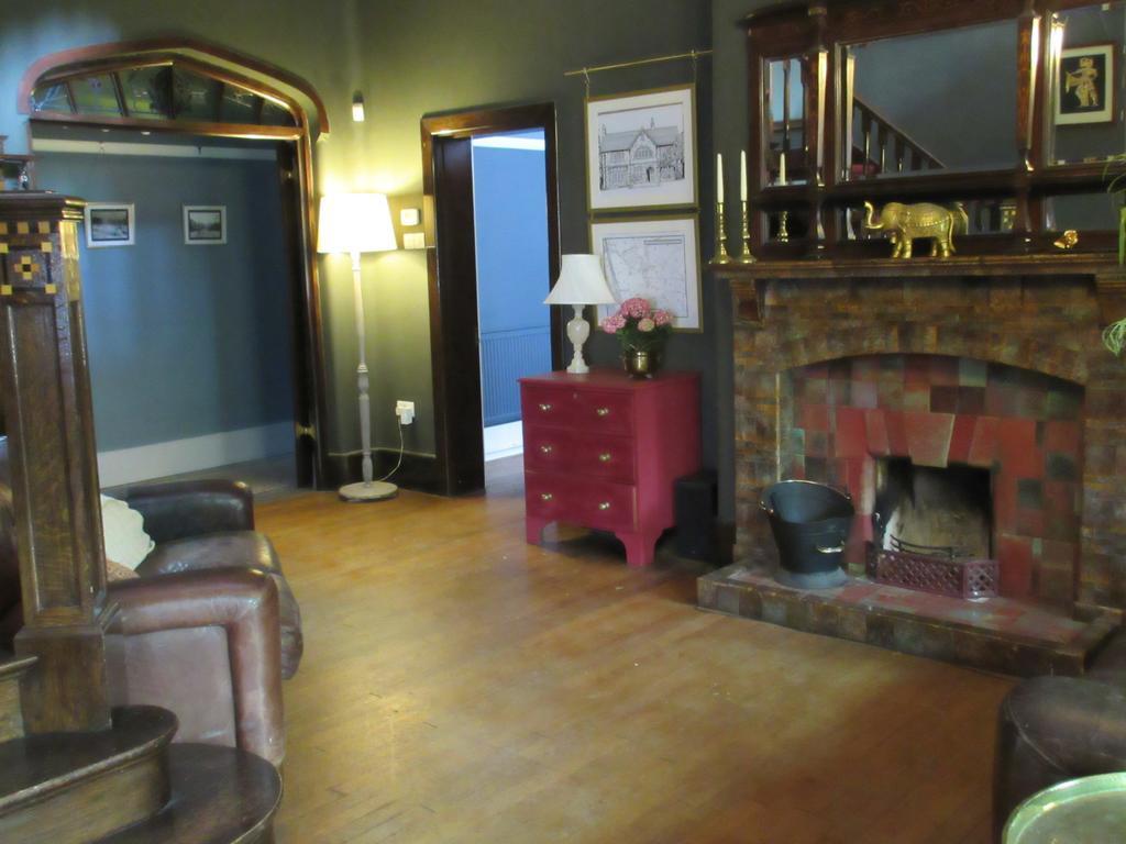 ブラックウッド Gellihaf House Bed & Breakfast エクステリア 写真