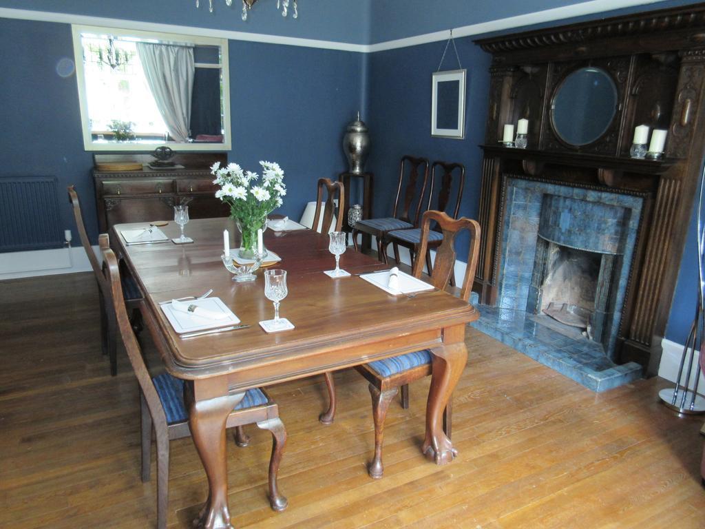ブラックウッド Gellihaf House Bed & Breakfast エクステリア 写真