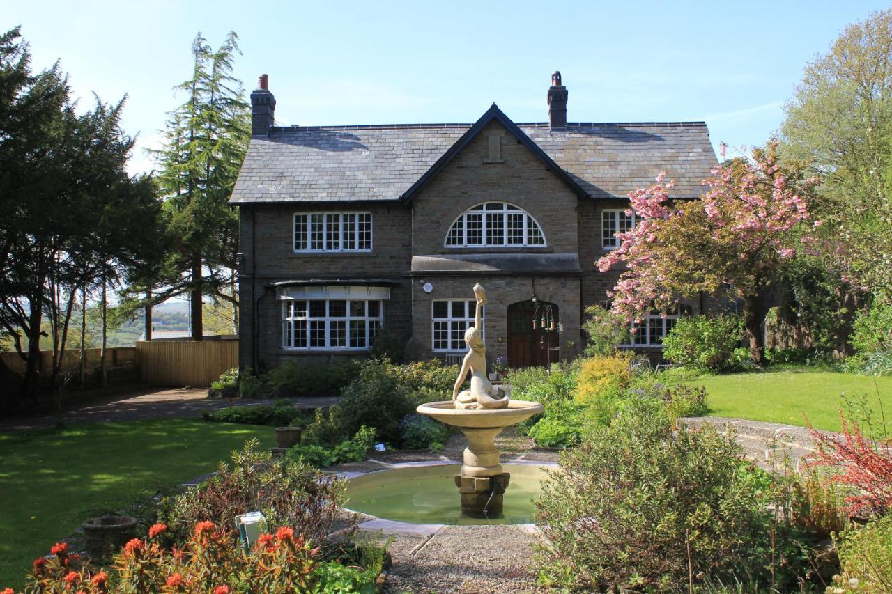ブラックウッド Gellihaf House Bed & Breakfast エクステリア 写真